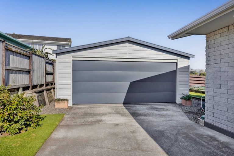 Photo of property in 34 Branch Road, Highlands Park, New Plymouth, 4312