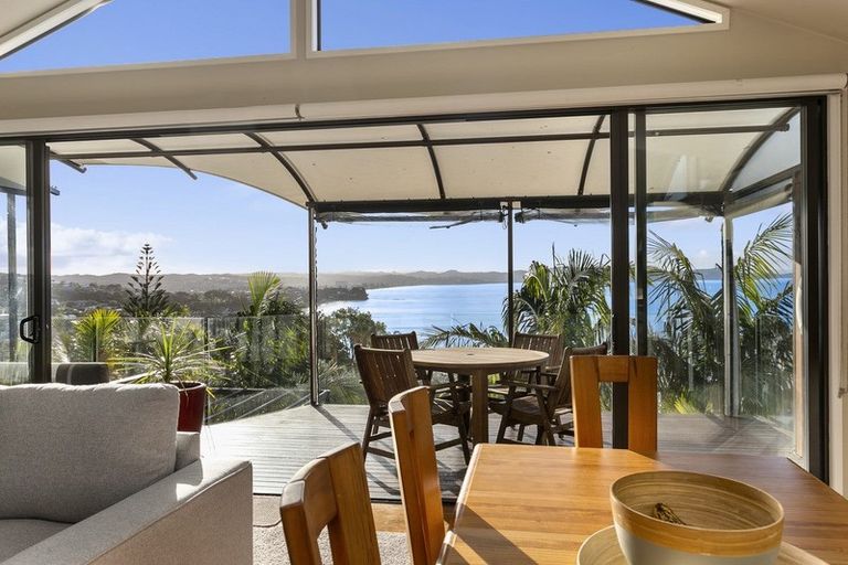 Photo of property in 64 Vipond Road, Stanmore Bay, Whangaparaoa, 0932