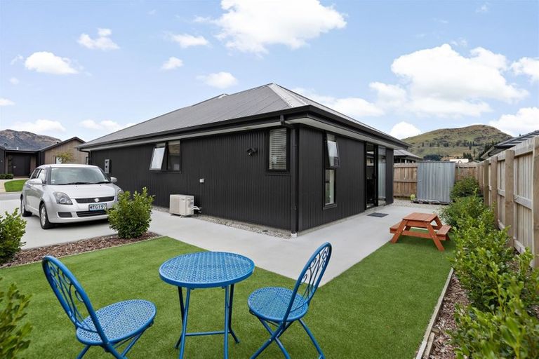 Photo of property in 14 Chadlington Way, Lower Shotover, Queenstown, 9304