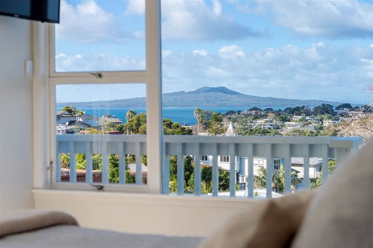 Photo of property in 1/306 Beach Road, Campbells Bay, Auckland, 0630