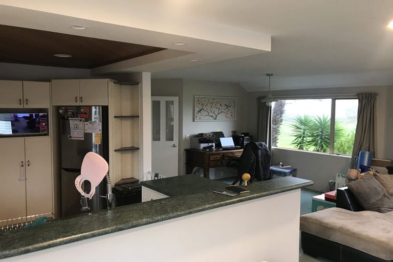 Photo of property in 2/842 East Coast Road, Oteha, Auckland, 0630