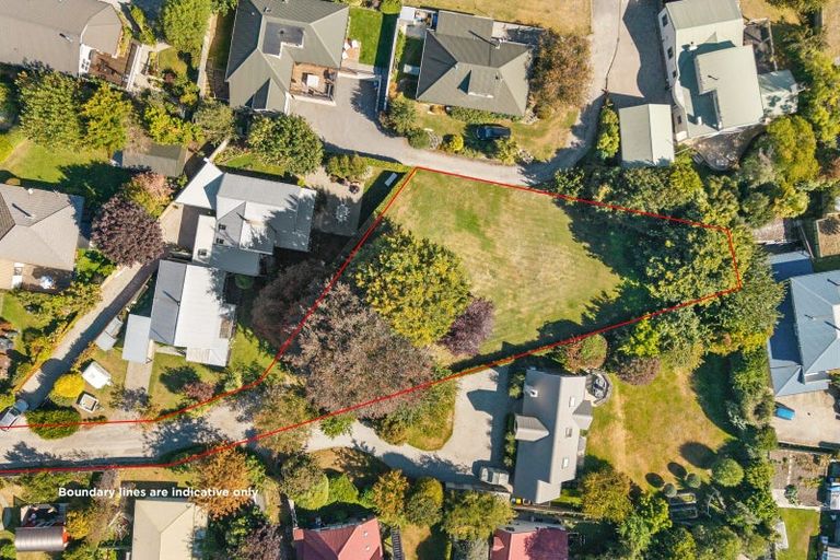 Photo of property in 18 Heuchan Lane, Wanaka, 9305