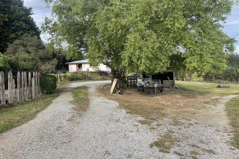 Photo of property in 9 Neill Road, Tokanui, 9884