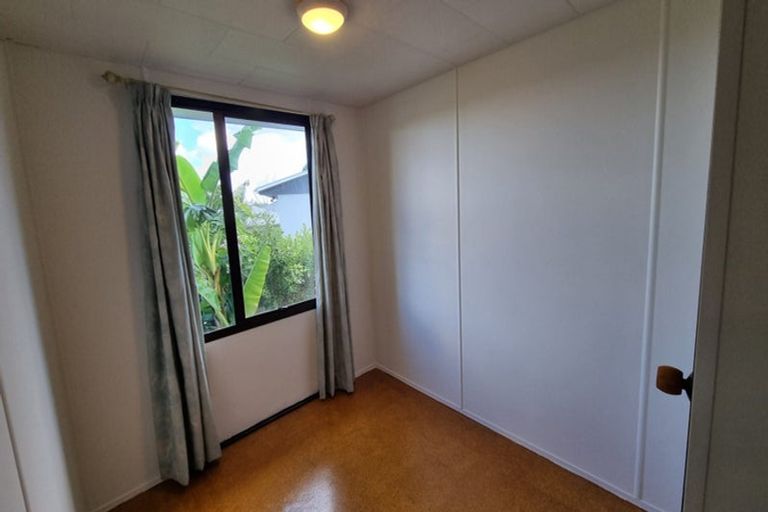 Photo of property in 2/15 Cyril Crescent, West Harbour, Auckland, 0618