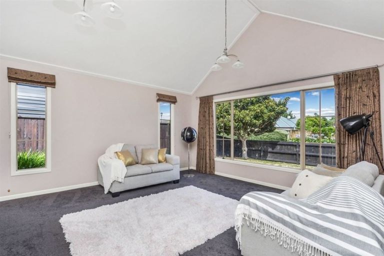 Photo of property in 6 Sovereign Place, Rototuna North, Hamilton, 3210