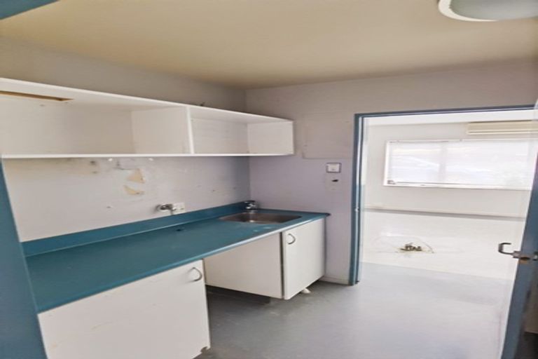 Photo of property in 19 Highland Park Drive, Highland Park, Auckland, 2010