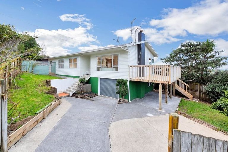Photo of property in 14 Camelot Place, Glenfield, Auckland, 0629