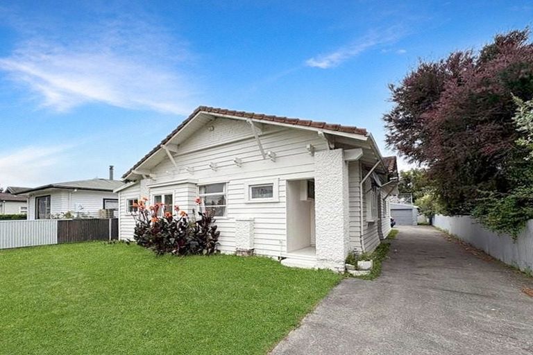 Photo of property in 16 Marne Street, Hokowhitu, Palmerston North, 4410