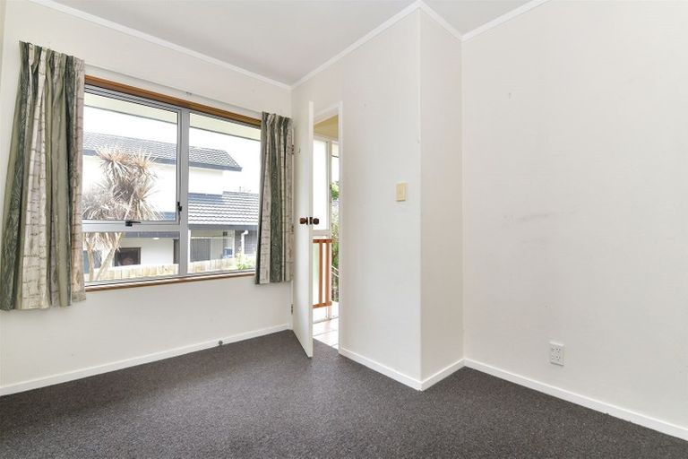 Photo of property in 27 Amorino Drive, Red Beach, 0932