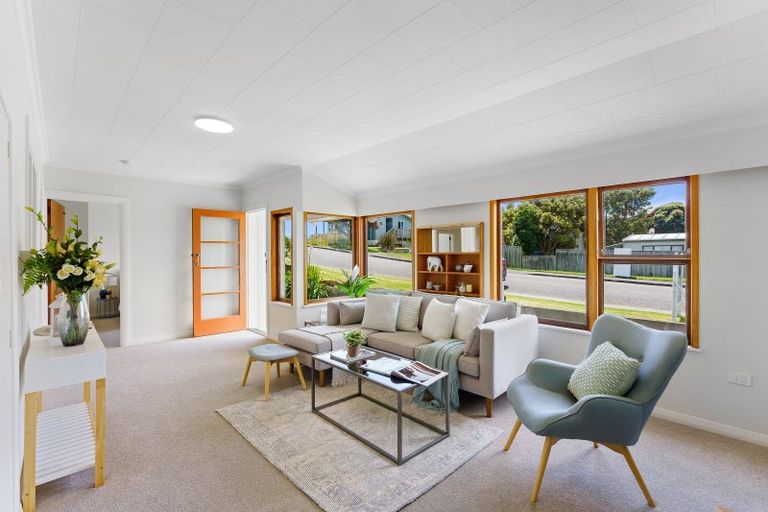 Photo of property in 3 Koromiko Street, Otaki Beach, Otaki, 5512