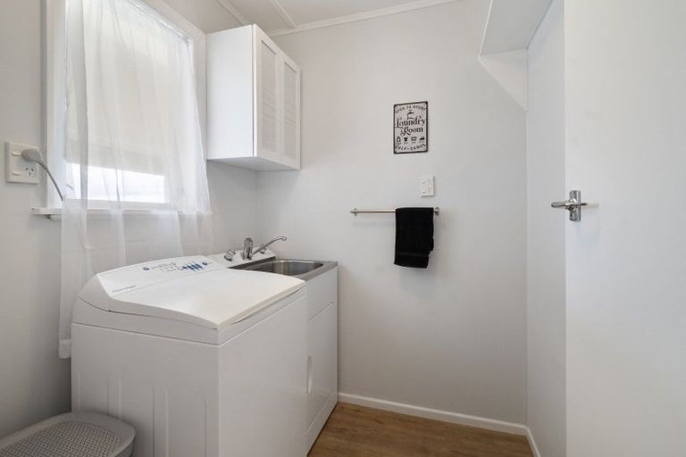 Photo of property in 3 Somerset Crescent, Highbury, Palmerston North, 4412