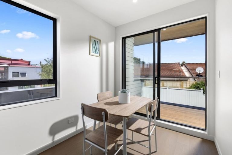 Photo of property in 67e Lake Road, Devonport, Auckland, 0624