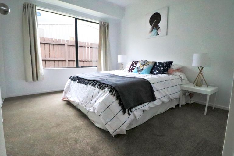 Photo of property in 34 Horlicks Place, Randwick Park, Auckland, 2105