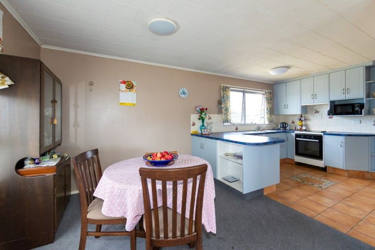 Photo of property in 50 Wynyard Crescent, Tamatea, Napier, 4112