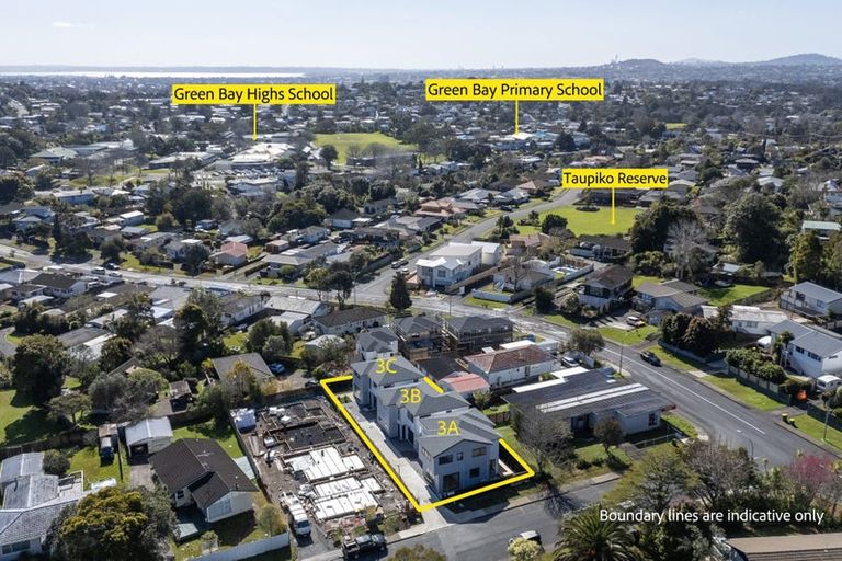 Photo of property in 3a Pendlebury Street, Green Bay, Auckland, 0604