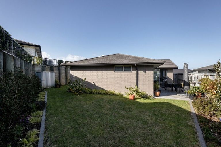 Photo of property in Waterview Estate, 34/4 Greystone Place, Omokoroa, 3114