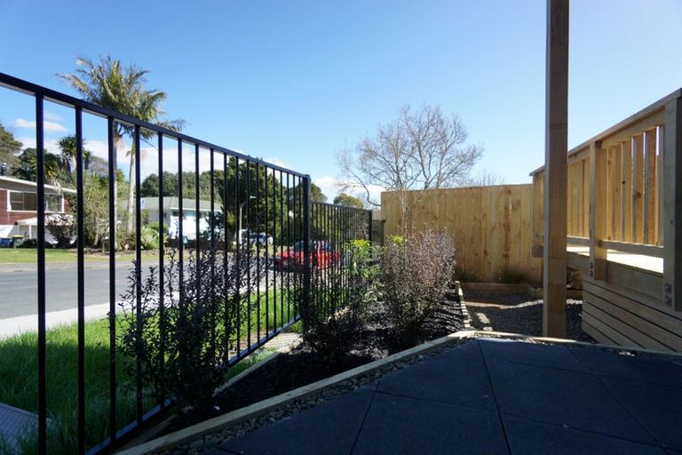 Photo of property in 1/22 Takapu Street, Henderson, Auckland, 0612