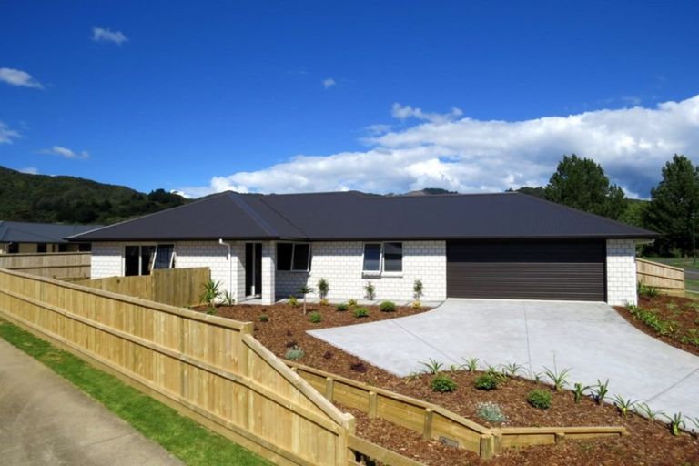 Photo of property in 64 Golden Shore Place, Coromandel, 3506