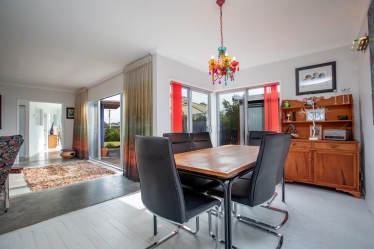 Photo of property in 9 Mahana Road, Paraparaumu Beach, Paraparaumu, 5032