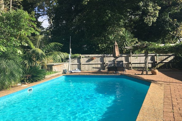 Photo of property in 14 Murvale Drive, Bucklands Beach, Auckland, 2014