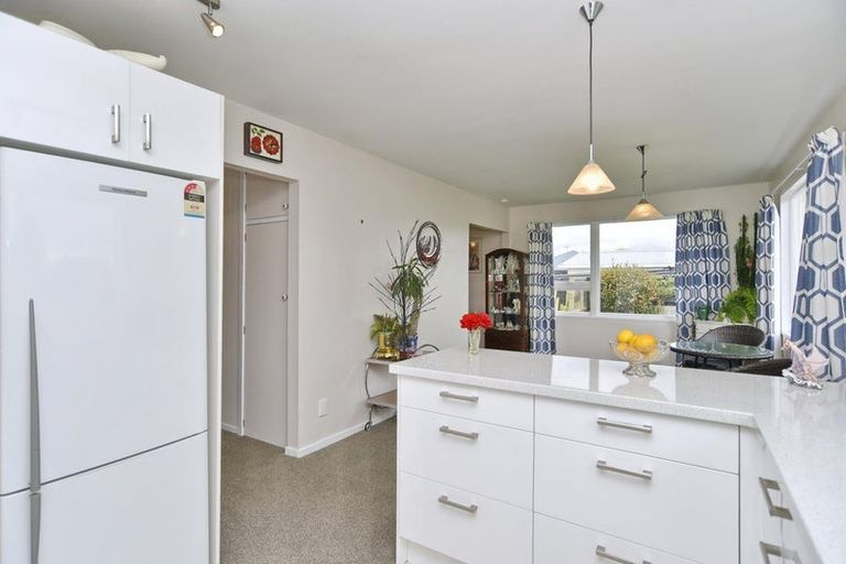 Photo of property in 10 Seadown Crescent, Amberley, 7410