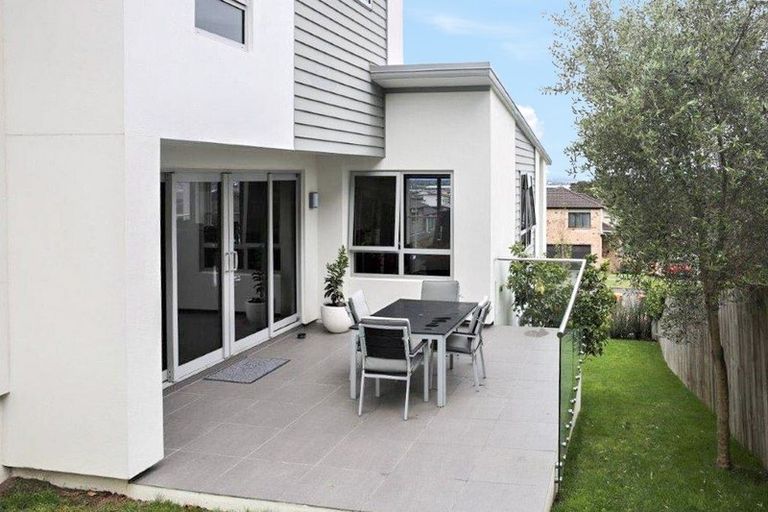 Photo of property in 4 Ravello Rise, Flat Bush, Auckland, 2019