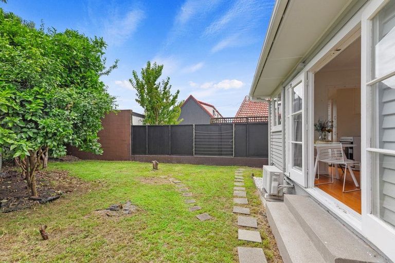 Photo of property in 2/41 Turret Road, Tauranga South, Tauranga, 3112