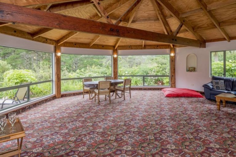 Photo of property in 14 Makahika Road, Levin, 5571