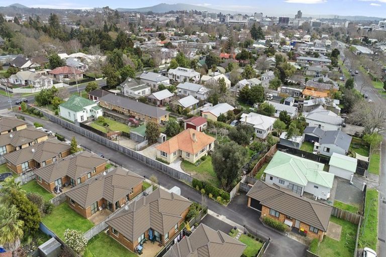 Photo of property in 49a Te Aroha Street, Hamilton East, Hamilton, 3216