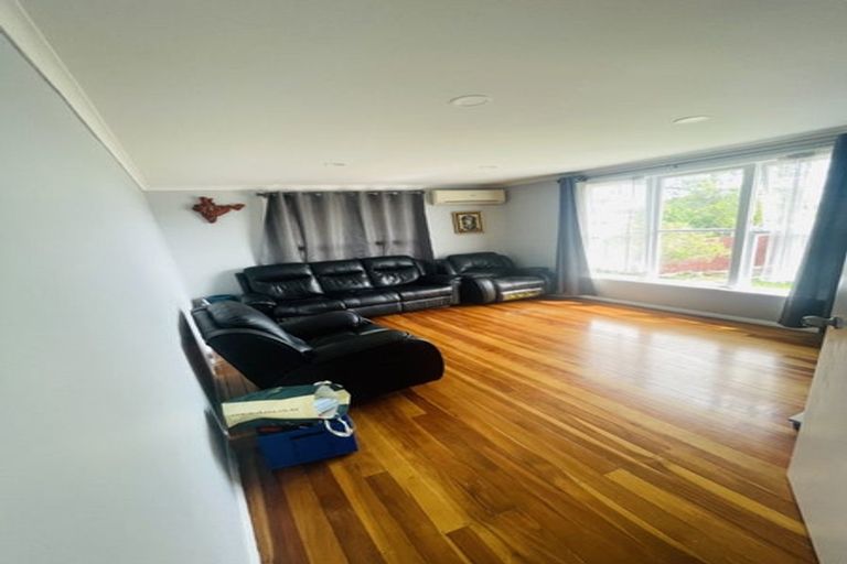 Photo of property in 50 St Leonards Road, Kelston, Auckland, 0602