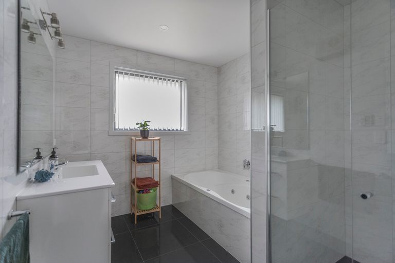 Photo of property in 13 Grove Avenue, Weston, Oamaru, 9401