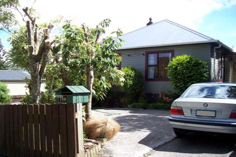 Photo of property in 1/186 Whites Line East, Waiwhetu, Lower Hutt, 5010