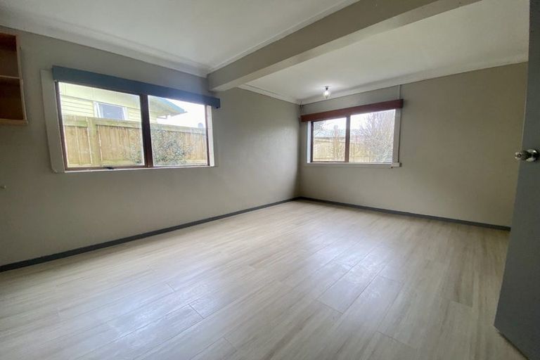 Photo of property in 11 Tomlin Place, Mangere East, Auckland, 2024