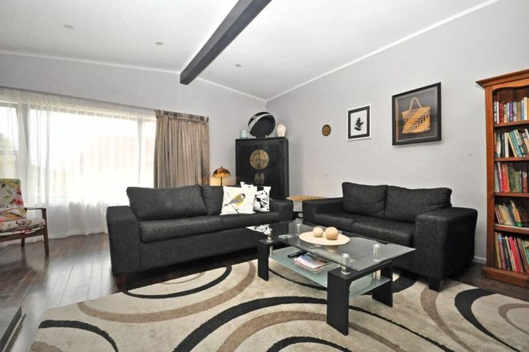 Photo of property in 14 Konini Road, Titirangi, Auckland, 0604