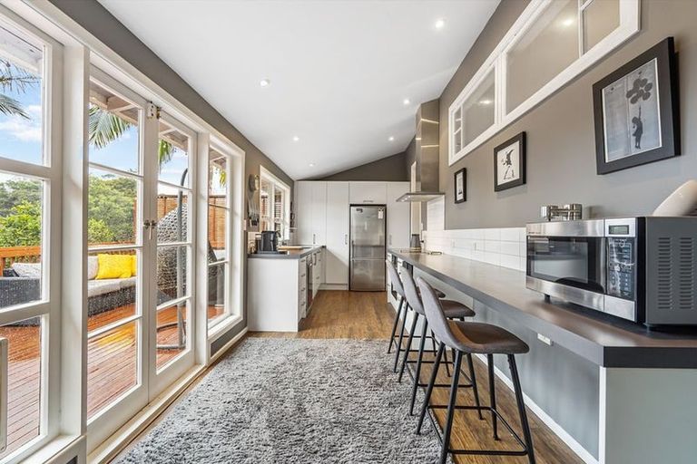Photo of property in 35 Birkdale Road, Birkdale, Auckland, 0626