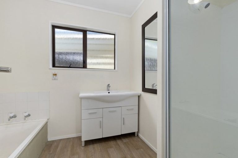 Photo of property in 27 Radiata Street, Fairview Downs, Hamilton, 3214
