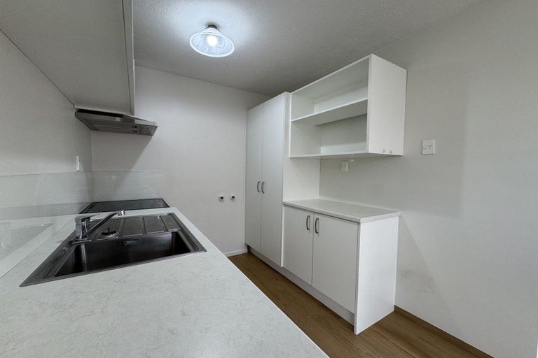 Photo of property in 2/260 Lincoln Road, Addington, Christchurch, 8024