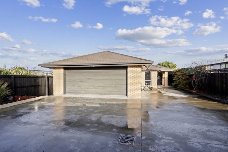 Photo of property in 10 Netley Place, Aranui, Christchurch, 8061