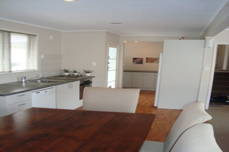 Photo of property in 20 Freya Place, Torbay, Auckland, 0630