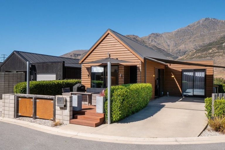 Photo of property in 7 Clover Lane, Lake Hayes, Queenstown, 9304
