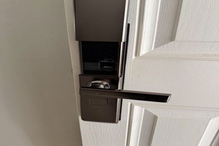 Photo of property in 1/60 Taharoto Road, Takapuna, Auckland, 0622