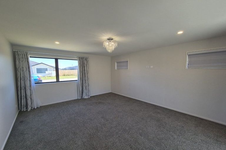 Photo of property in 17 Wexford Crescent, Halswell, Christchurch, 8025