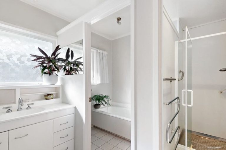 Photo of property in 20 Marywil Crescent, Hillcrest, Auckland, 0627