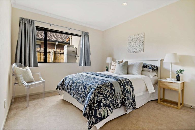 Photo of property in 25 Erne Crescent, East Tamaki, Auckland, 2016