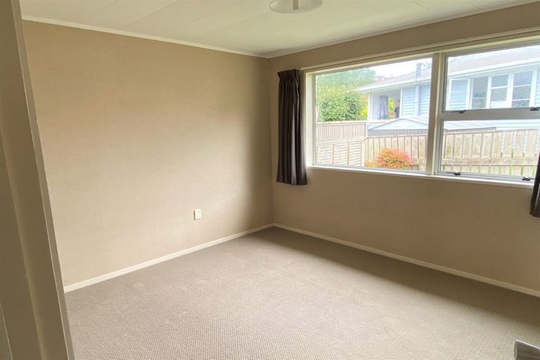 Photo of property in 9 Heaphy Street, Westown, New Plymouth, 4310