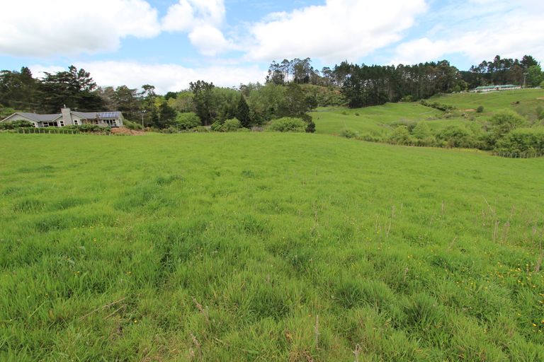 Photo of property in 135 Chamberlain Road, Bombay, 2675