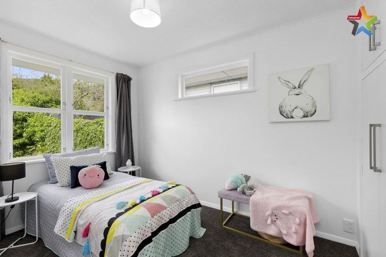 Photo of property in 347 Stokes Valley Road, Stokes Valley, Lower Hutt, 5019