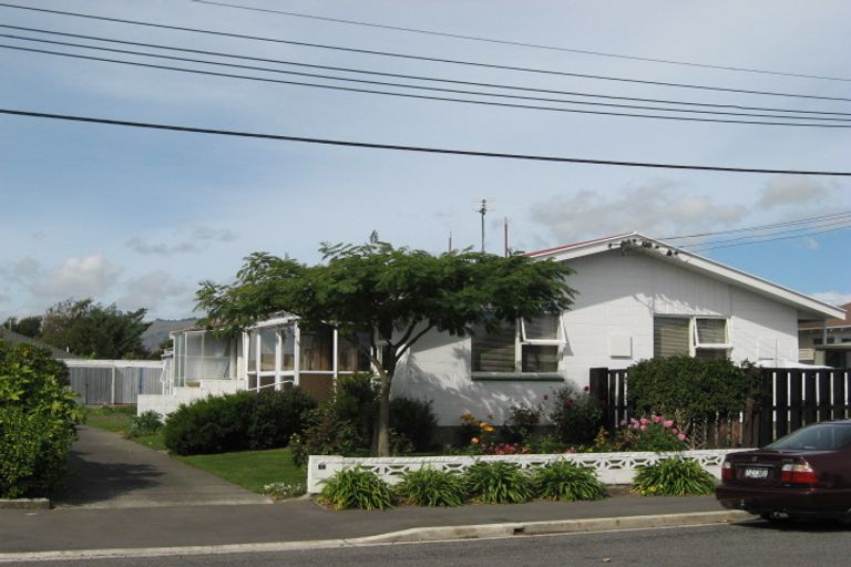 Photo of property in 1/64 Osborne Street, Waltham, Christchurch, 8011