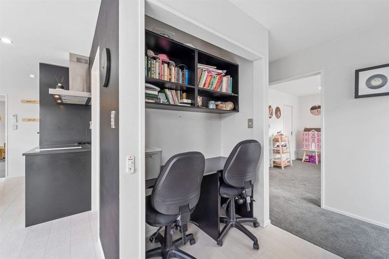 Photo of property in 18 Bella Vista Drive, Gulf Harbour, Whangaparaoa, 0930