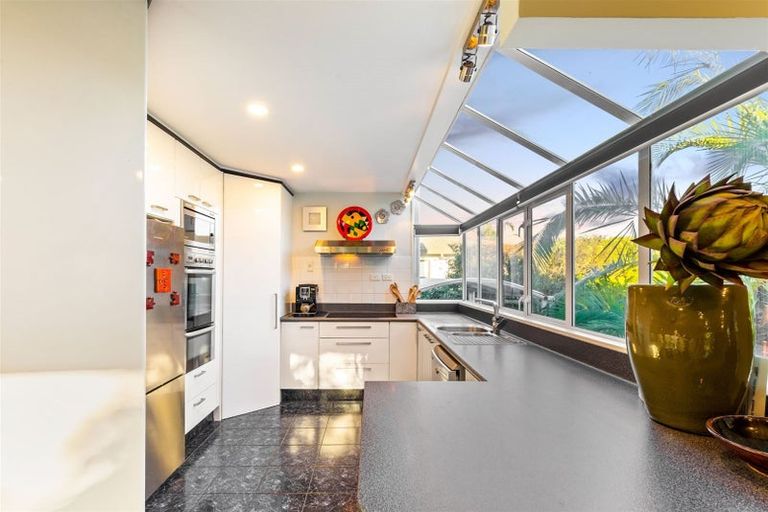 Photo of property in 6 Javelin Place, West Harbour, Auckland, 0618